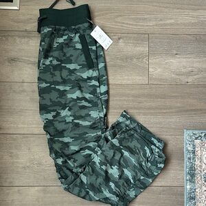 Kyodan Women’s Green Camouflage Joggers